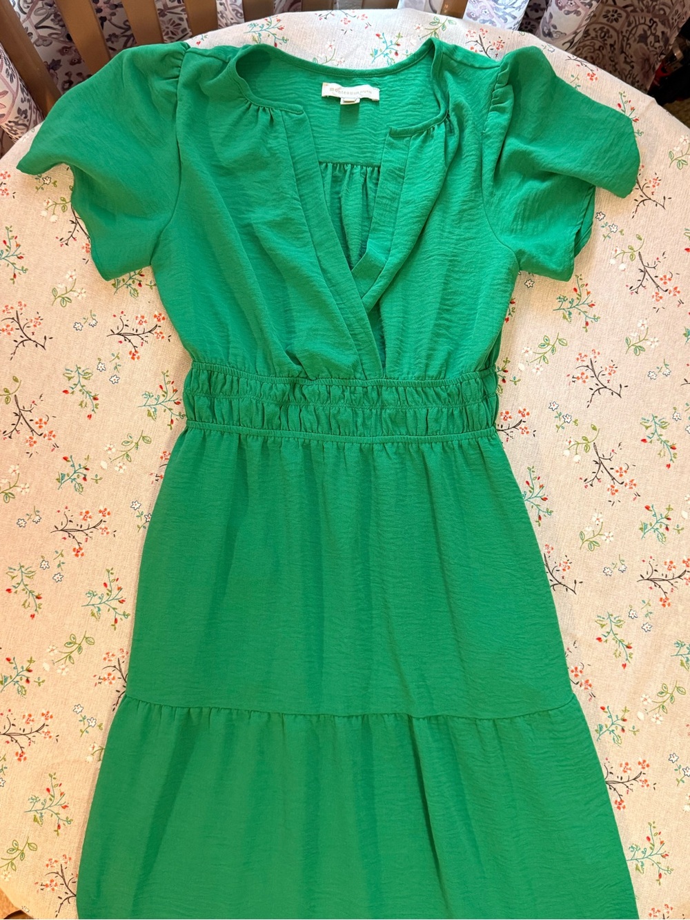 Green Women’s V-Neck Smocked Waist Dress